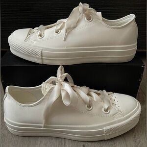 Converse Chuck Taylor All Star Lift Matte Satin - Women’s 11 / Men’s 9